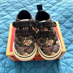 Vans-toddler girls size 5